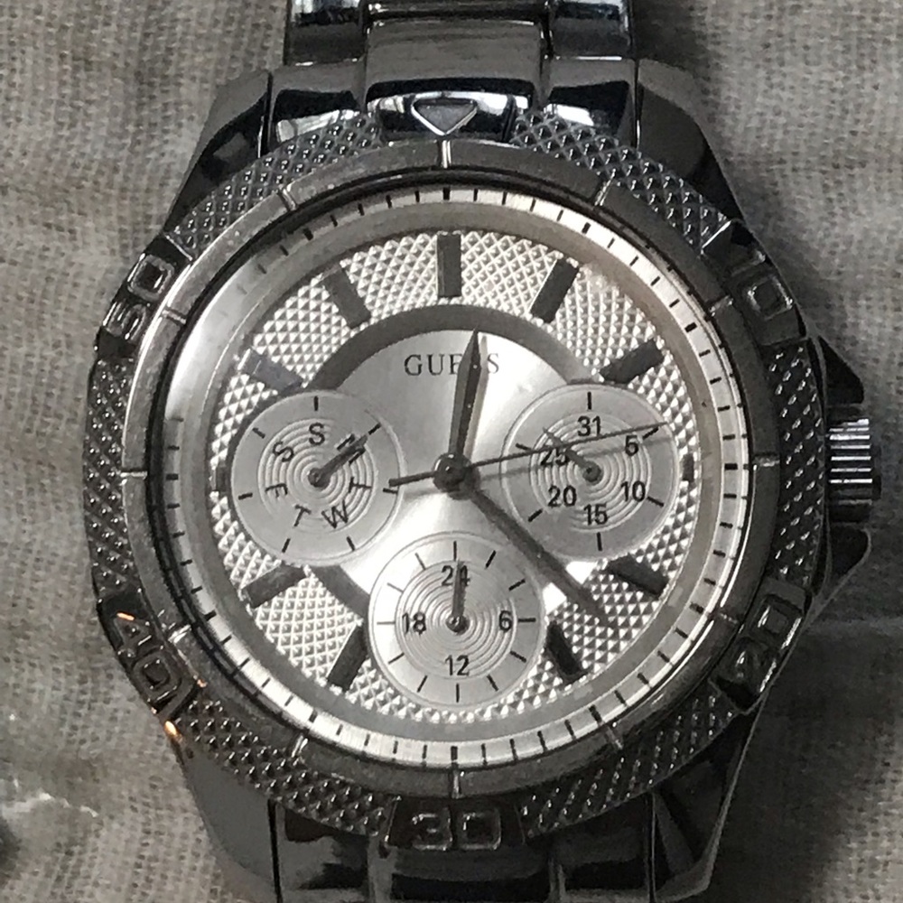 Like new GUESS Womens watch
